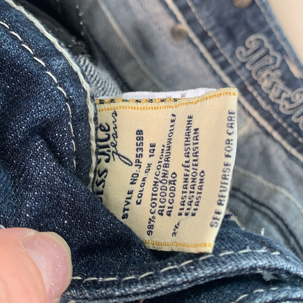 Miss Me boot cut jeans 
Size 27 - Picture 4 of 11